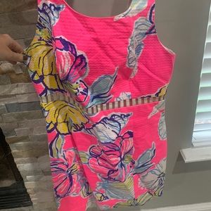 Lilly Pulitzer size 8 with cute cut-out